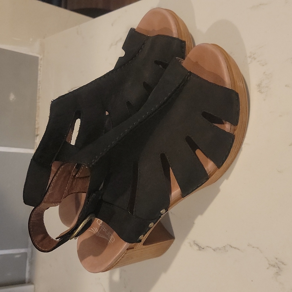dansko chunky sandals-